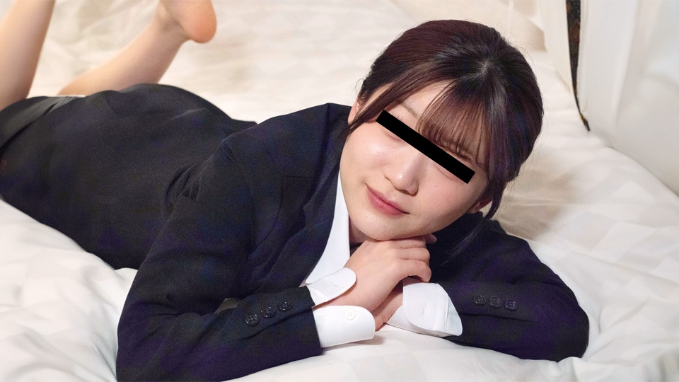 10musume 022525_01 ちっちゃ可愛い就職活動女子大生に生中出し面接海报剧照