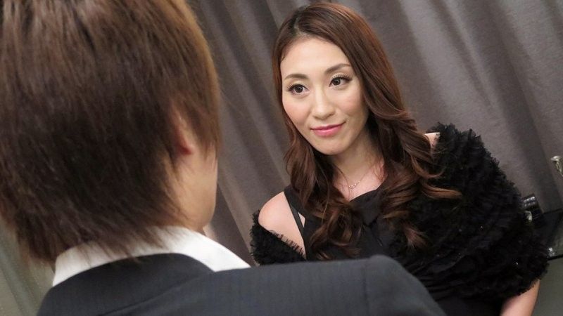 Pacopacomama  100925_100 種付けを求める美熟女 笠原あおい 封面