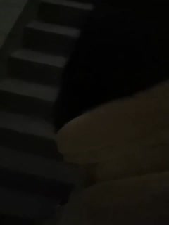 小情侣寻求刺激